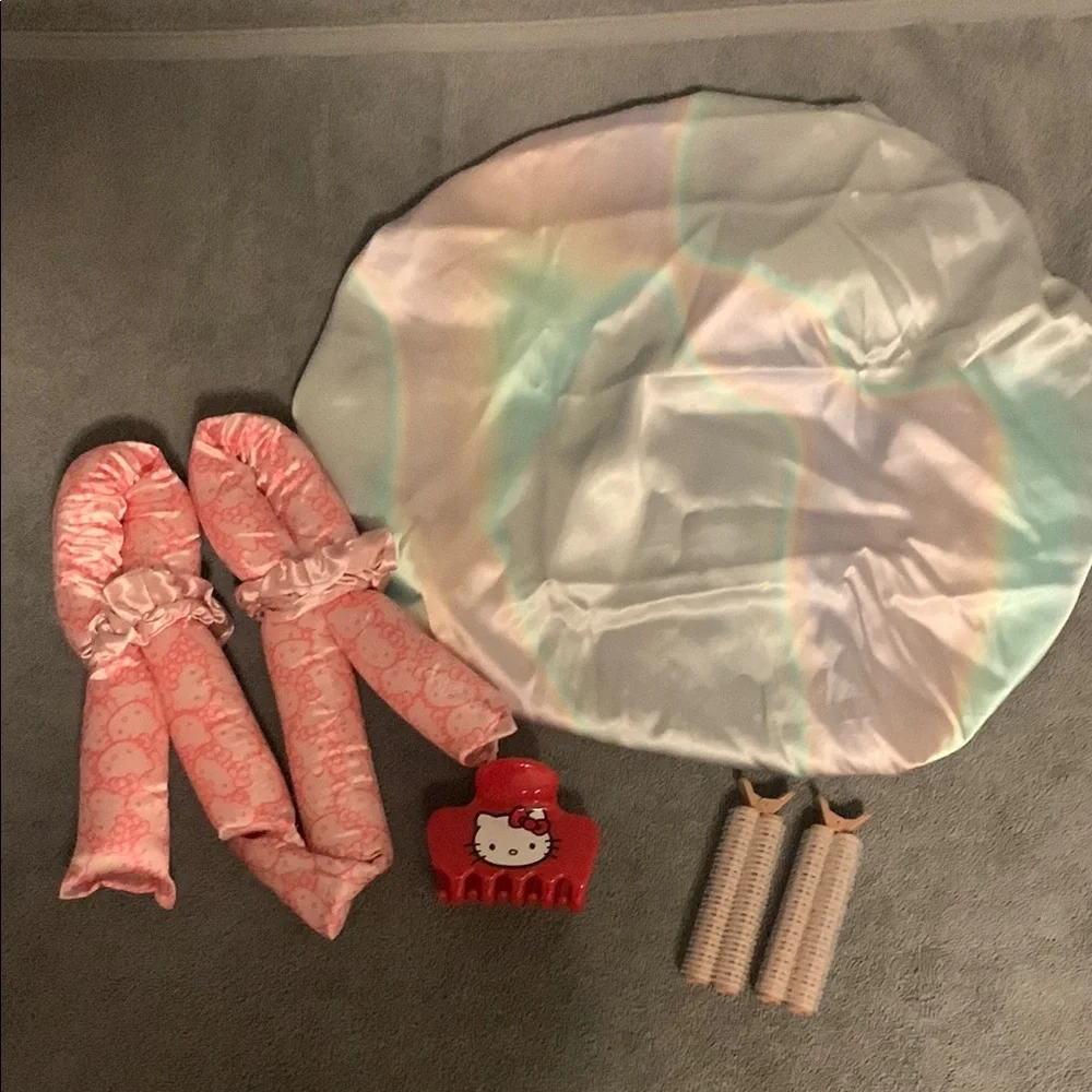 Kitsch Hello Kitty Pink Heatless Set w/2 volume curlers,Bonnet